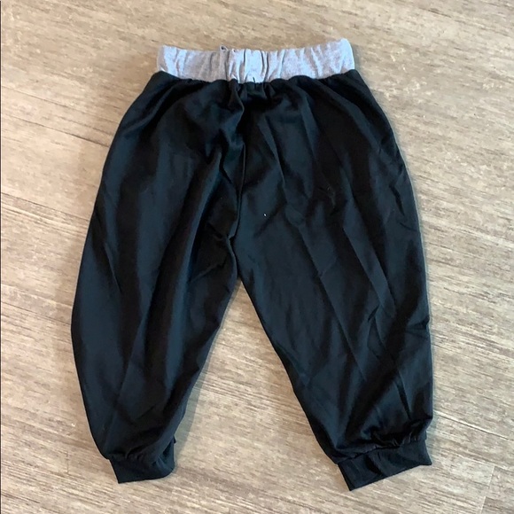 Black Cropped Joggers - Picture 2 of 3